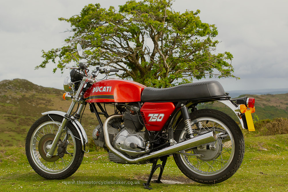 1973 Ducati 750 GT left