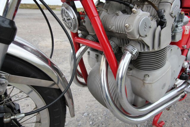 1974 MV Agusta 750S motor frame paint