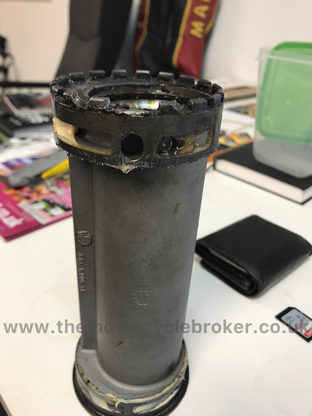 Damaged castleated headstock tube