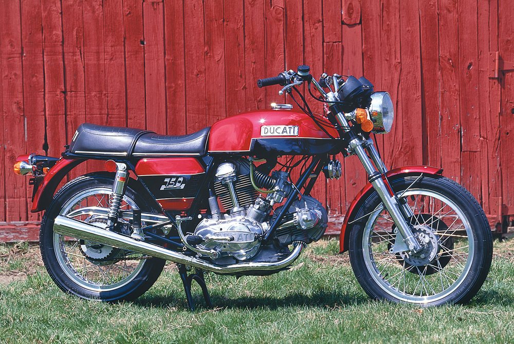 Ducati 750GT 74 red