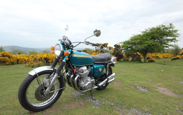 Honda CB750 sand cast front left