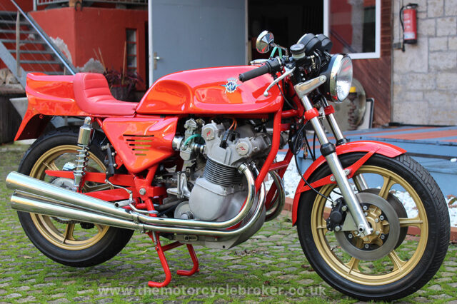 MV Agusta America 750 Magni RHS low