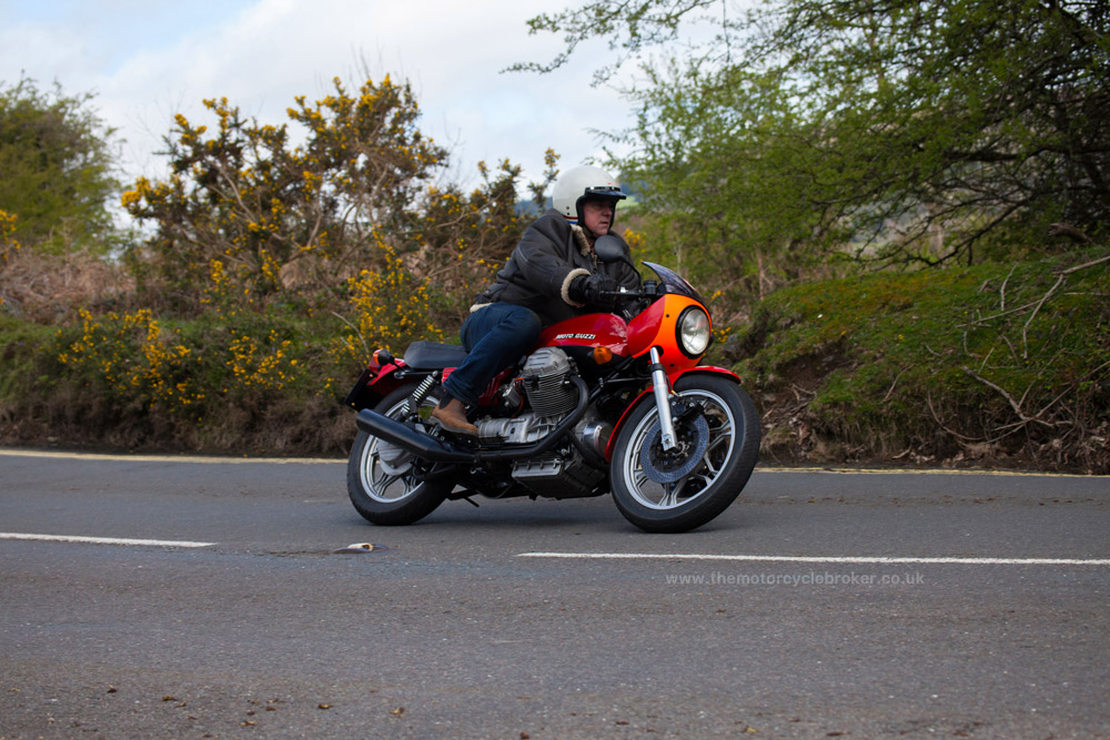 Moto Guzzi Le Mans MK1 RHS cornering