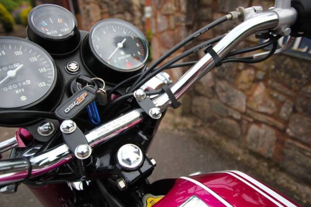 Suzuki GT750J clocks and bar sticker