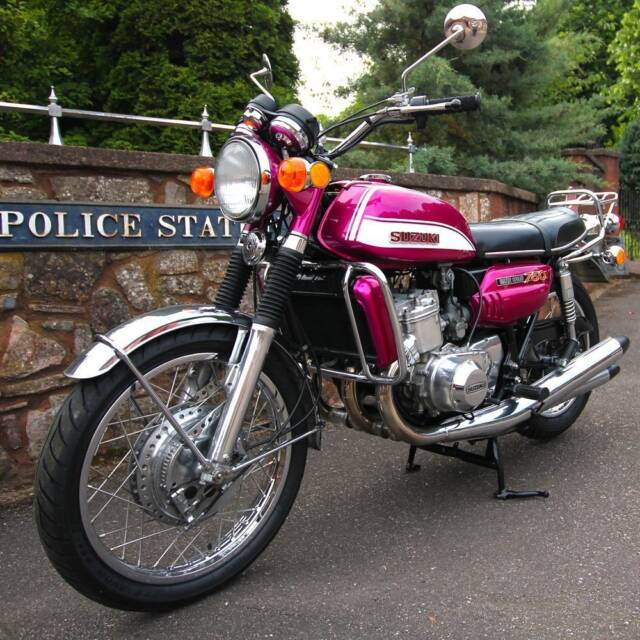 Suzuki GT750J front left