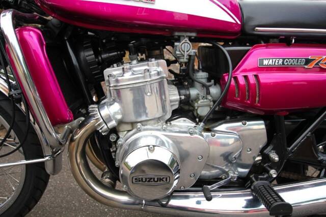 Suzuki GT750J motor LHS