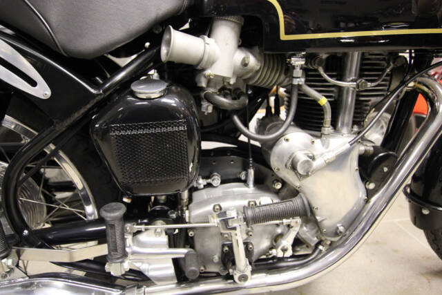 Velocette Thruxton 500 Motor close RHS